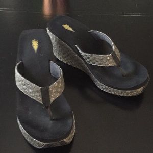 Volatile Sandals Black and silver metallic